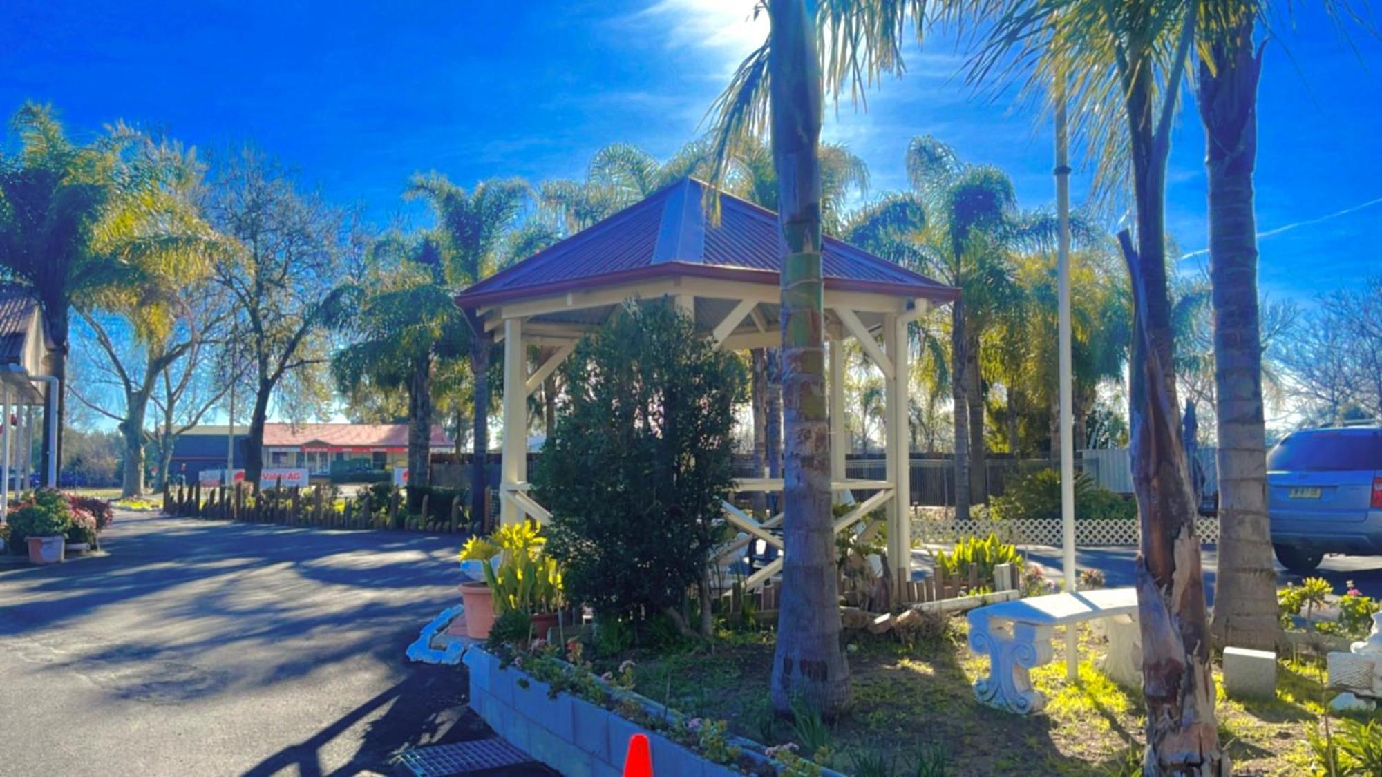 Motel Seven